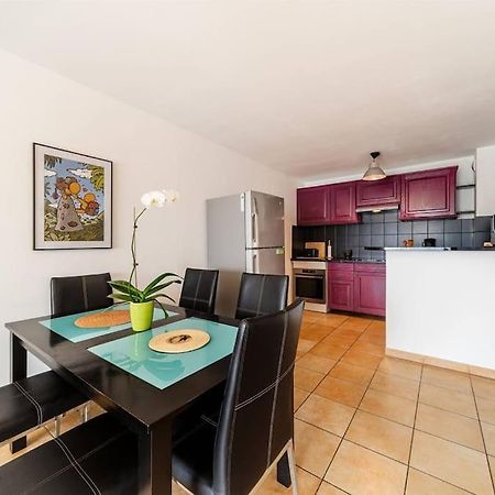 Jade - Appt 2 Chb - 4 Personnes - A 200 M Du Lagon De Saint-Pierre - Residence Avec Belle Piscine Et Parking Prive - Sur Le Front De Mer Et A 2 Pas Du Centre-Ville De St-Pierre מראה חיצוני תמונה