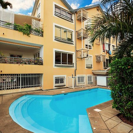 Jade - Appt 2 Chb - 4 Personnes - A 200 M Du Lagon De Saint-Pierre - Residence Avec Belle Piscine Et Parking Prive - Sur Le Front De Mer Et A 2 Pas Du Centre-Ville De St-Pierre מראה חיצוני תמונה